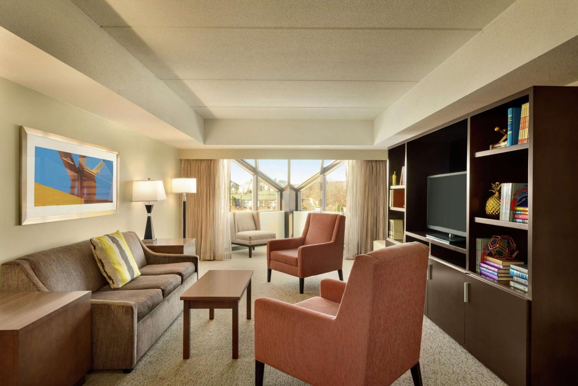Embassy Suites By Hilton Milwaukee Brookfield Exterior foto
